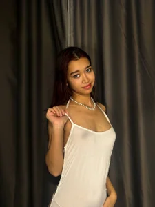 ChloeRosen white dress 🤍 Foto 2