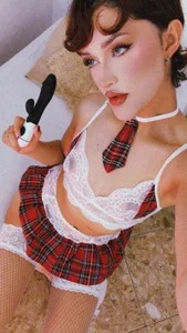 rose_blosom__ Your Favorite College Girl 🎓 Pic 5