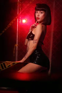 chloe_loggan: Strong woman 🔥 ( 6 фото)