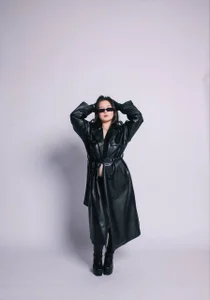 AlberthaEscue Silken Confidence Pic 3