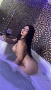 ValyriaXのI took some really hot photos for you 😋の 2枚の写真