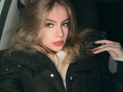 ElletteAle In Dark🖤🖤 Pic 2