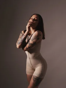 Public od AnnyThompson_  2 snímek