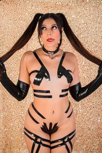 madisonjones- ⚜ BLACK BODY ⚜ Bilde 2