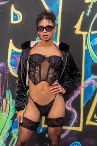 VictoriaRousse_ Public Hình