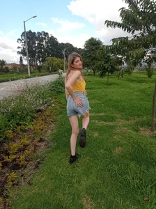 Cherryxx Public  2টি ছবি