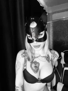 Maiden_Of_PainPublic Bild