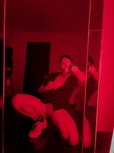 AlecBanne: See you in the red room 😈🔥 ( 5 фото)