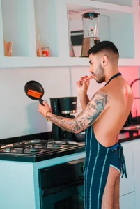 ItsMeEros: Wait,i’m preparing something to you…. ( 2 фото)