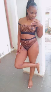 Keishaa-77 Public Pic 3