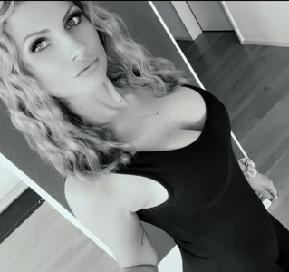 Hailey_amour Me Pic 5