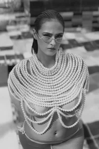 SofiaReyes1: Classic ( 2 фото)