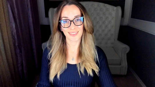 RebeccaMartinez Public Kuva 4