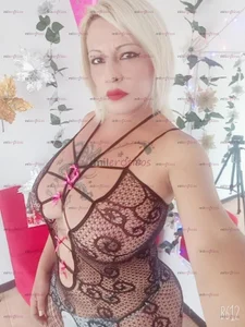 zafiro_sex_のMONAの枚の写真