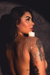 MaddyGray_: Public ( 4 фото)