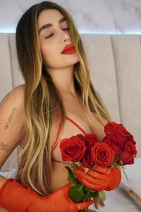 Annyy_Rosse Tonight is the Valentine's Day appointment ❤️ Pic