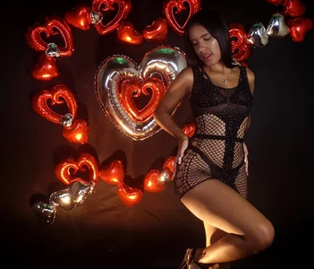 Sophy_Miller_ Public Foto 6