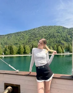 LeonaHarris Public Kuva 4