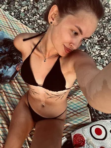 Luna_Foxis Public Pic 6