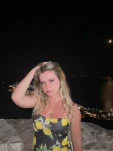 LinhStow Public Pic 3