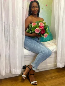 Sara_Marks flower shower damm Pic 3