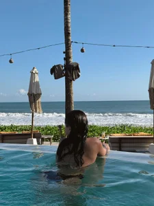 Meet much better me de SkyMusee_  4 photos