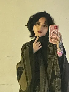 Velvet_C4k3 Public Pic 4