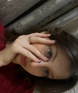 LouiseChavez weekdays Hình 4