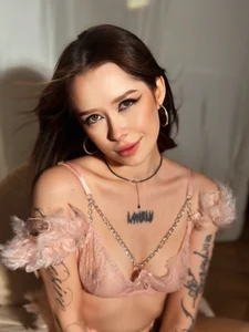 RollDolls 😈JOIN THIS SEXY ON HER SOLO ACCOUNT: MaryMe__ Pic 2