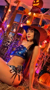 Kim_miller4 🐄 Moo Mood 🥛🤠 🎃 help me reach my first 1000 likes 👩🏻‍🌾🐮🎃💀👻 Pic 8