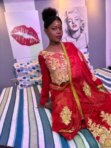 kavya_suri_ Public টি ছবি