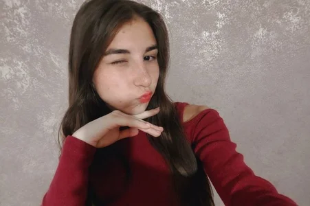 I did a new makeup, does this look suit me? de JackieWebb  2 Imagens