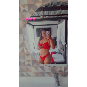 Annie_BigAss69: Public ( 3 фото)