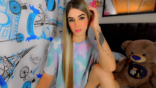 IvanaColizon_BigCock Public Pic 3