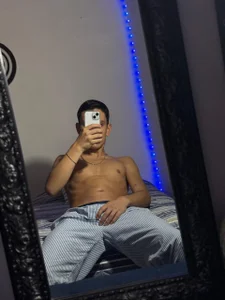 Liam_Fiire in my room Bilde 2