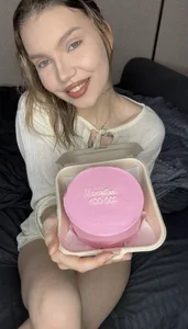 Zdjęcia Monasteel 100k followers celebrating: 