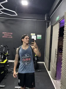 Aangelhot 💦  3টি ছবি