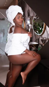 Kira_sweetfire hot shower😈 Pic 2