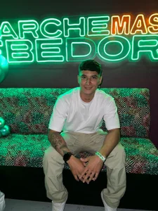 Damian23__ Public Pic 2