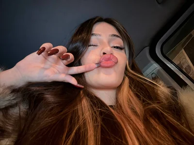 EmilyMonday Public Poză 2