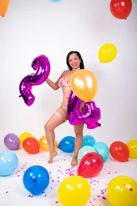 MaraOwen_: Happy Birthday To Me ( 2 фото)