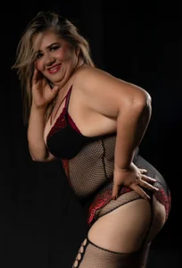 scaelettdubois Hot lenses صورة واحدة|scaelettdubois Hot lenses صورتان|scaelettdubois Hot lenses  3 صور|scaelettdubois Hot lenses  3 صورة