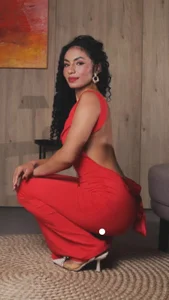 Charlotteblair elegant, and hot at the same time 🥰💐🔥💋 Foto 3