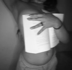 LucyStarveil 🤍🖤 Black and white 🖤🤍 Foto 3