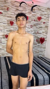 kinkyhouse_xxxx Public Foto 3