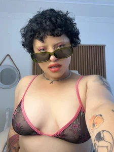 Alaska_deluxe 🩷🖤 Pic 4