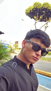 my life my body a while ago 🥲 de Liam_Chameliam  3 Imagens