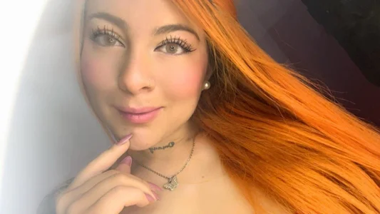 “Sculpted Body, Dangerous Gaze” od Anihaa  snímek