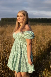 Adr1ana_ field and me Pic 3