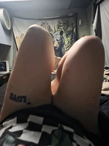 BashfulEmby Have a peek 😘 Pic 2